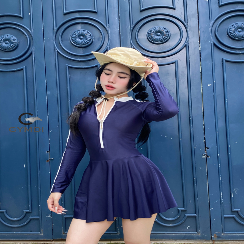 Trời se lạnh, đi biển hay hồ bơi mặc gì vừa kín đáo vừa tôn dáng?