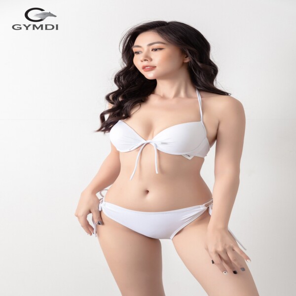 Đồ bơi 2 mảnh có thực sự khó mặc như bạn nghĩ?