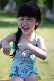 Bộ liền bé gái xanh