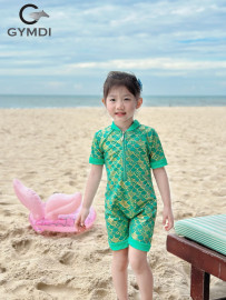 Bộ liền quần đùi bé gái cộc tay xanh