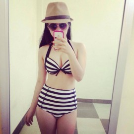 Bikini cạp cao kẻ đen trắng bản to