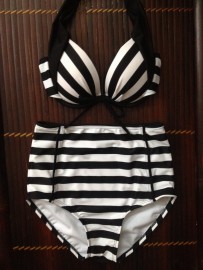 Bikini cạp cao kẻ đen trắng bản to