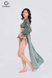 Bikini cạp thấp kèm áo choàng