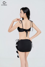 Bikini cạp thấp kèm chân váy phối hoa 3D đen