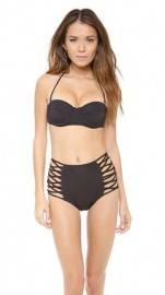 Bikini áo cúp ngực đen - quần đan dây